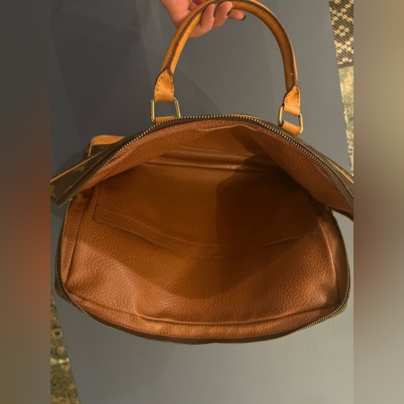 Authentic Louis Vuitton laptop bag - Picture 4 of 5